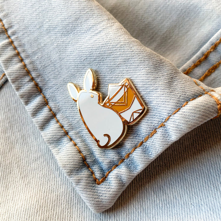 Rabbit Whisky Pin