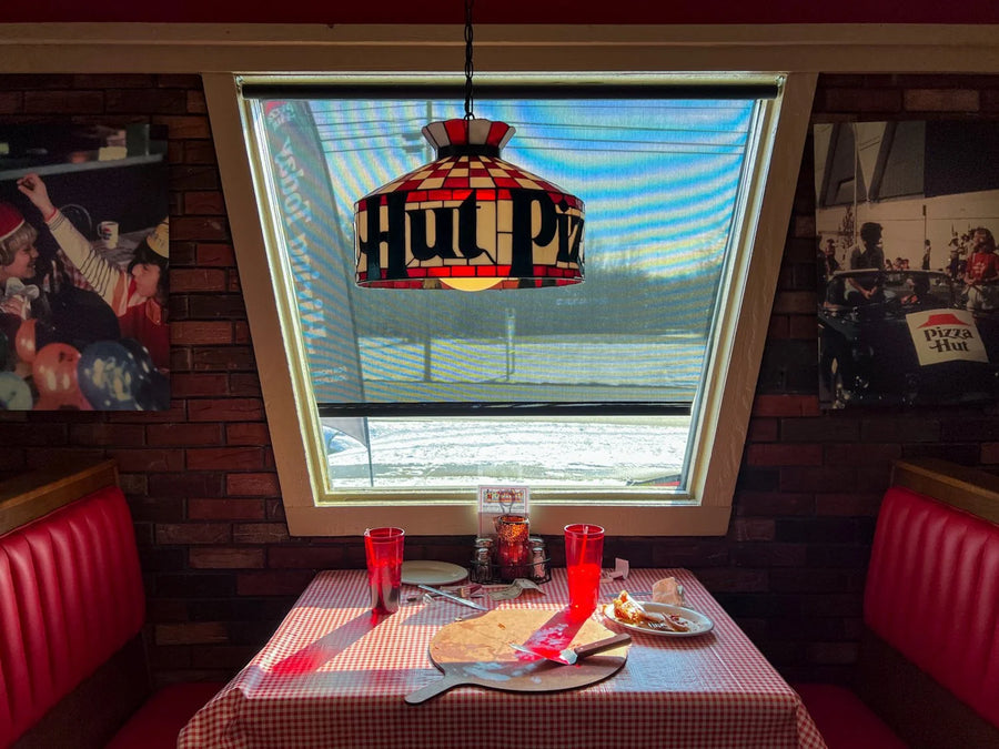 Pizza Hut Nostalgic Pizza Lamp Lamp Pin